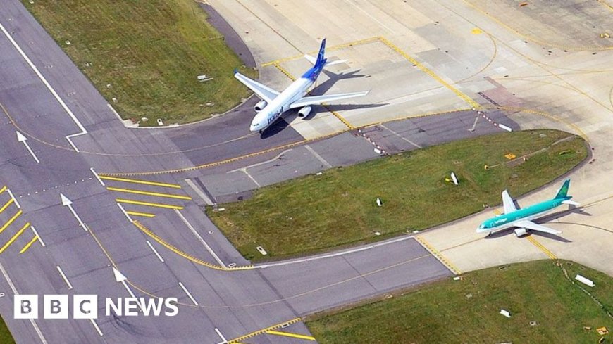 Gatwick second runway backed by government